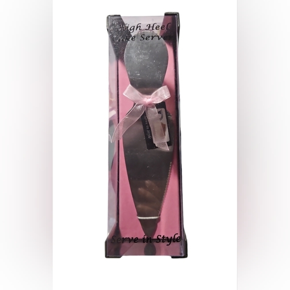 Wild Eye Designs High Heel Cake Server - Picture 1 of 2